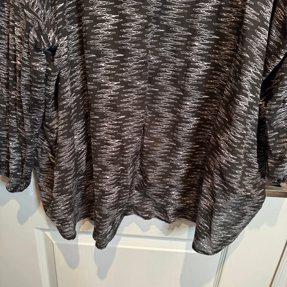 Free People Blooms For You Blouse Size XS Black Intimately Oversized Sleep Flowy - Picture 11 of 15